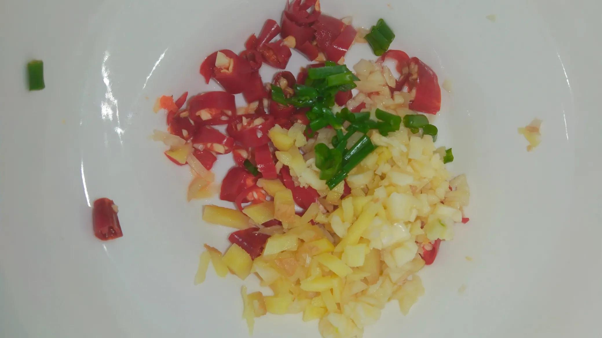 佛手瓜还能和皮蛋同吃,佛手瓜苗皮蛋家常做法