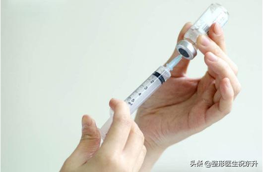 有的瘦脸针打了脸会酸有的没感觉,打完除皱针脸部看上去很奇怪