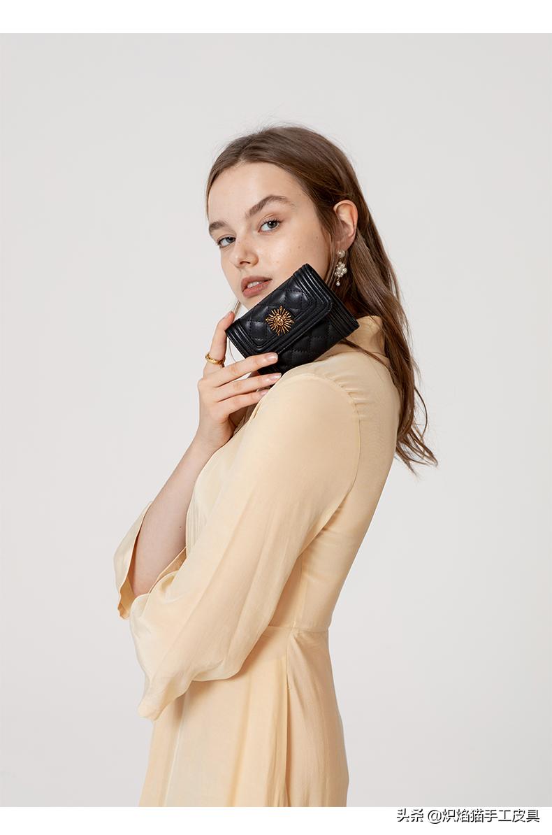 太阳神复古菱形格零钱包