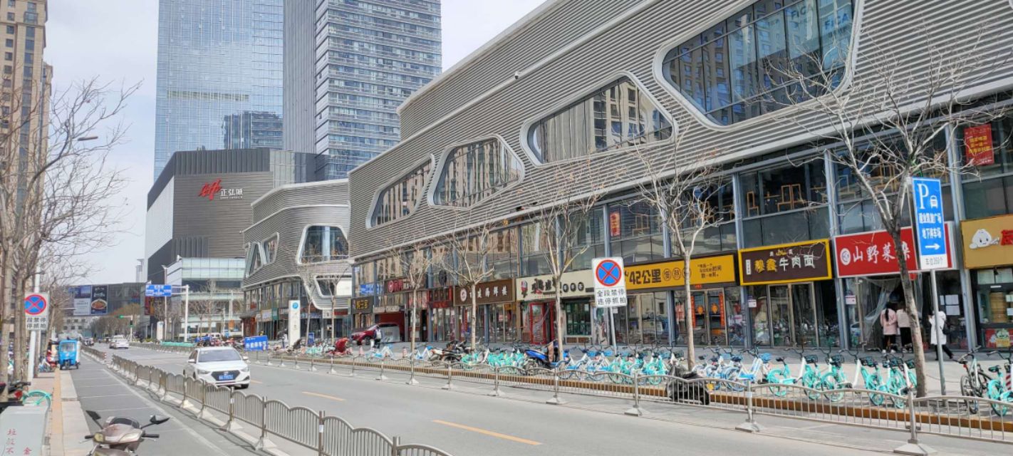 郑州万达金水金街开业好几年了,可为啥人气一直就起不来呢?