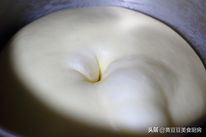 牛乳早餐包家常做法,奶香早餐包详细做法