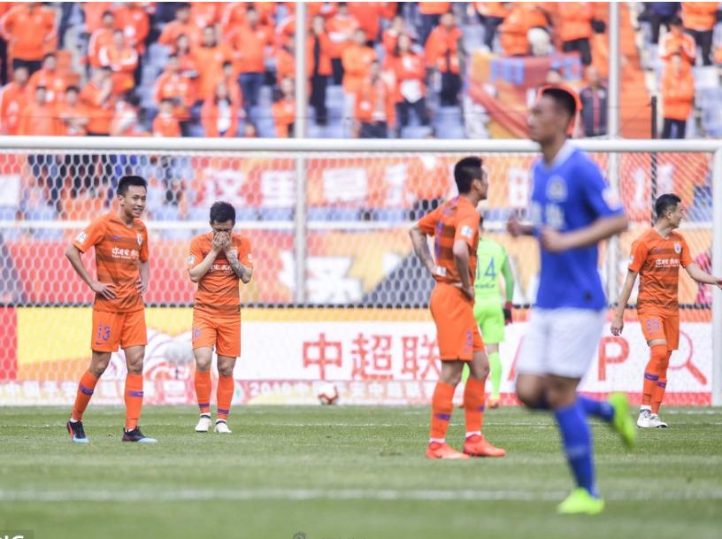 傅明吹罚比赛,傅明经典判罚