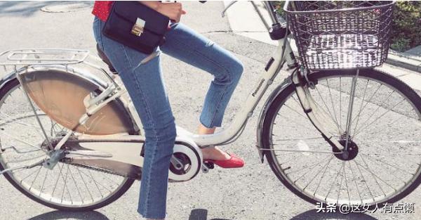 现在很火的裤子穿上立马显瘦10斤,选对裤子提升气质