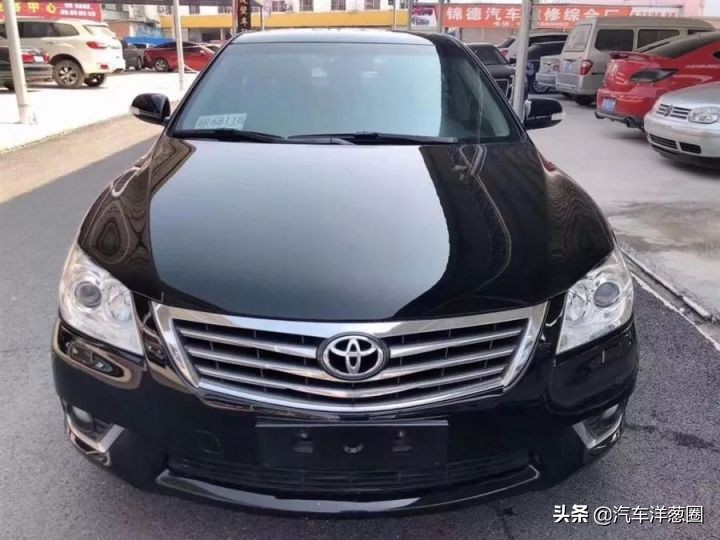 皇冠和雅阁哪个更值得入手,9万皇冠