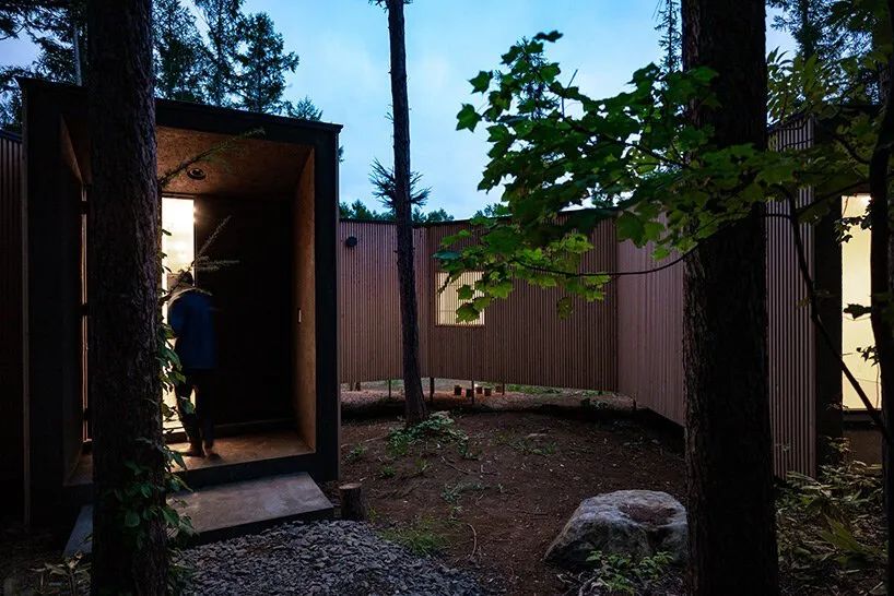 森林屋建筑,林中木屋建筑