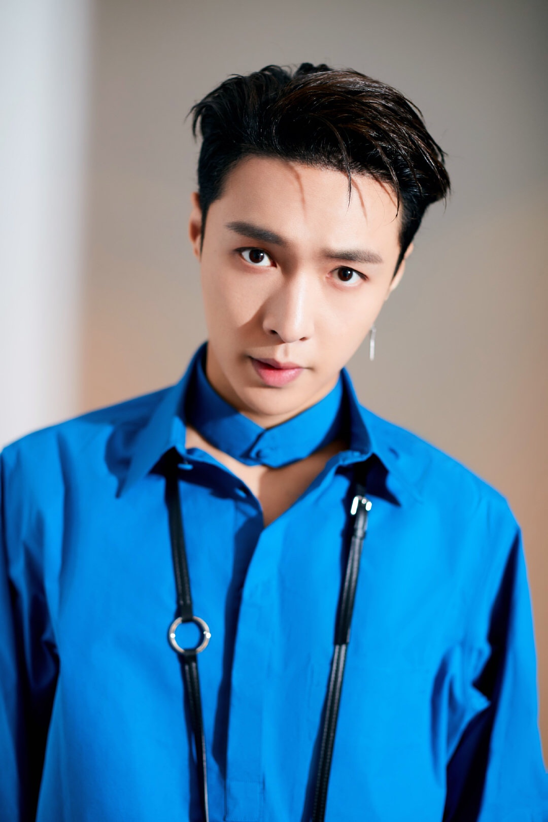 张艺兴放大招了！CK*裤内**代言大秀肌肉，粉丝们要顶住呀