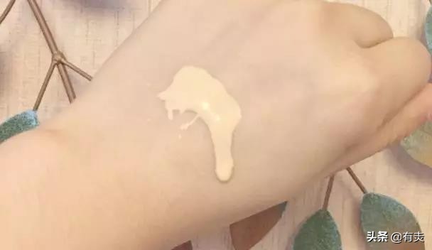 干皮、油皮、痘痘肌看过来!亲测不卡粉、不脱妆的粉底液指南!