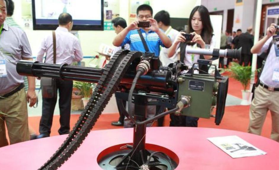 火力不足恐惧症特效药！这挺机枪射速6000发/分，800米内无人生还