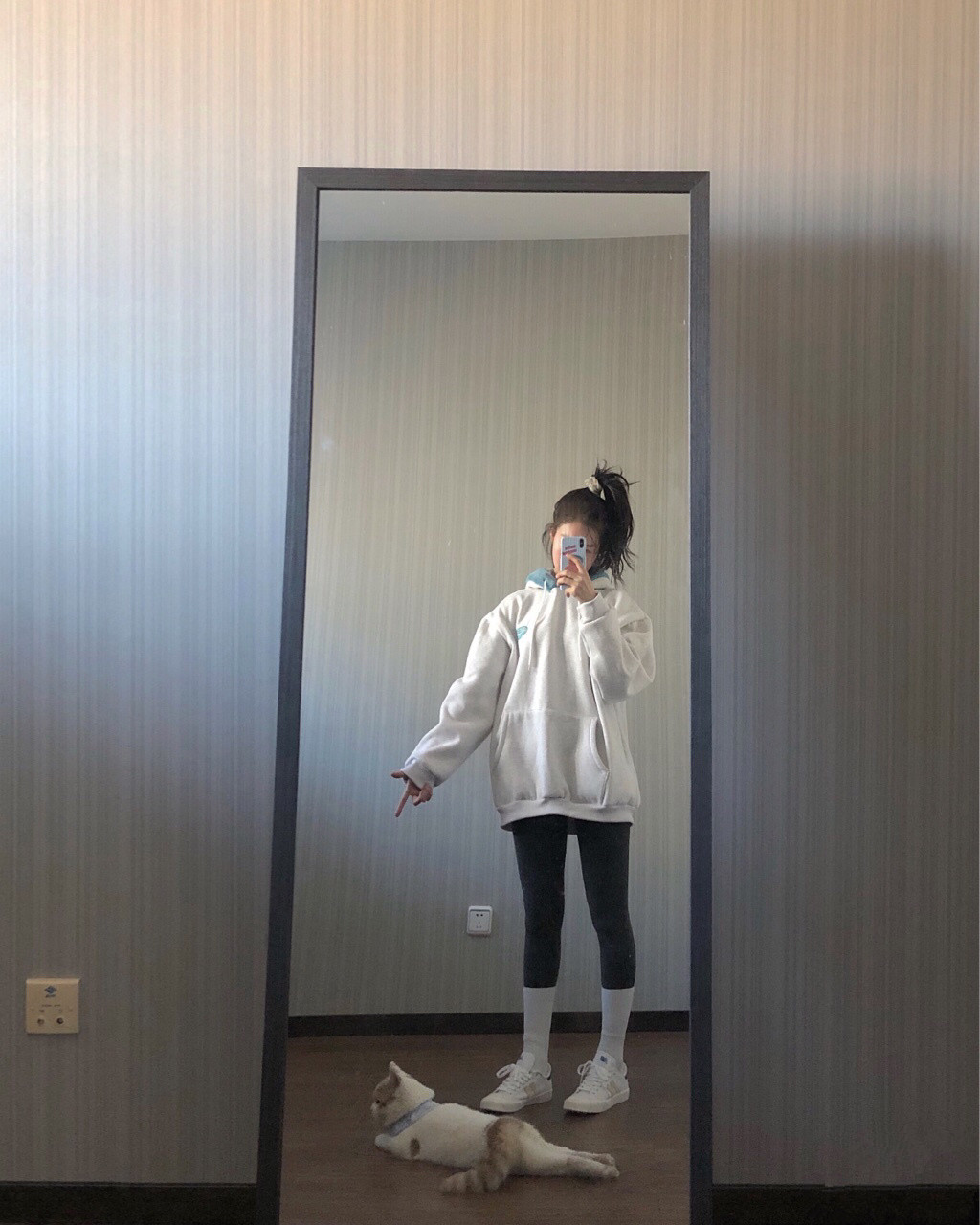 李子璇粉色吊带裙,李子璇穿搭夏季