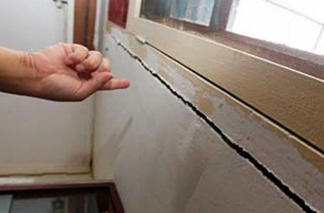 房顶乳胶漆开裂起皮怎么回事,乳胶漆开裂起皮怎么补救