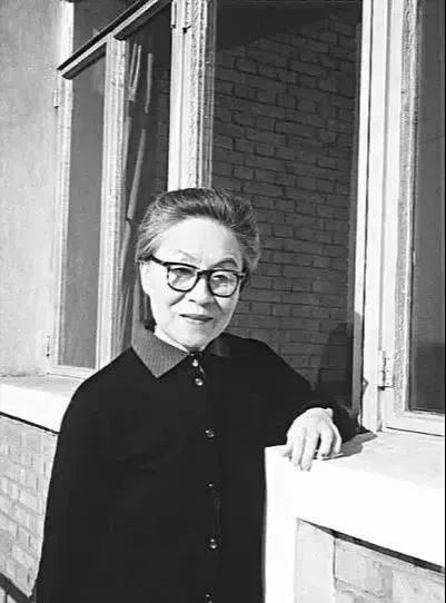 十位称为先生的女性,中国被尊称为先生的十位女性图片