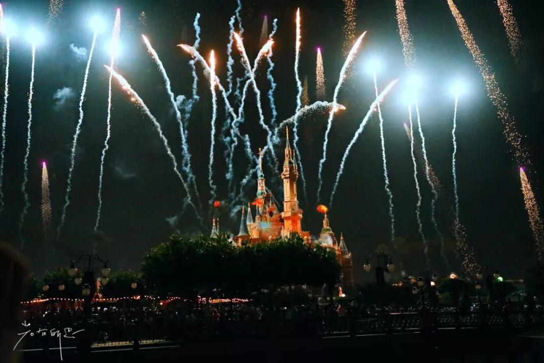 暑假去重庆两个人多少钱,暑假两个人去西藏需要多少钱