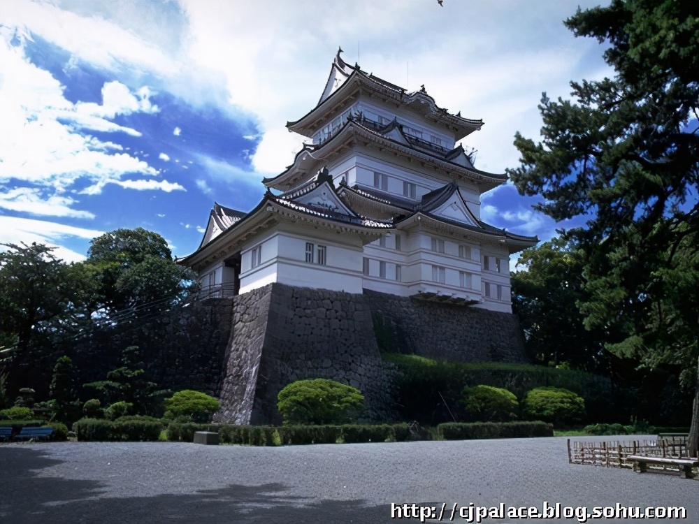 日本魔法城堡,日本城堡和欧洲城堡