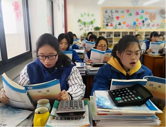 班主任坦言小学语文无非就是内容,班主任评价学生的特点