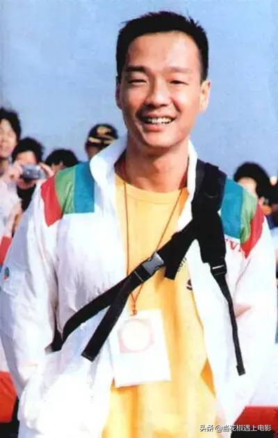 他自甘堕落演抹黑香港警察，“惯犯”王喜的劣迹何止这一桩