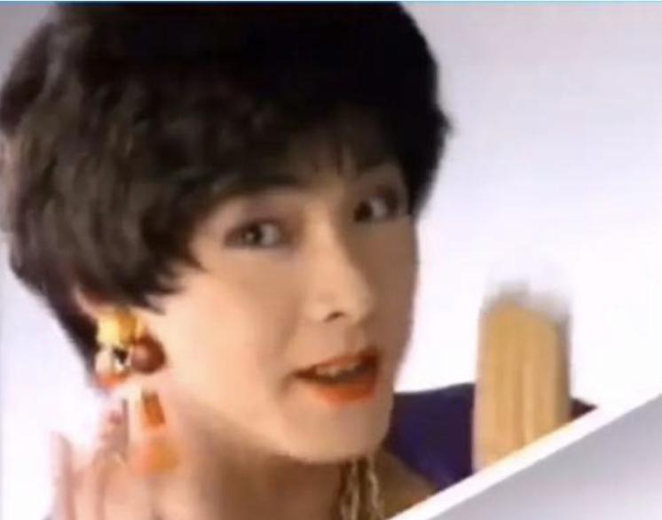 张卫健男扮女装照,张卫健年轻戴帽子造型