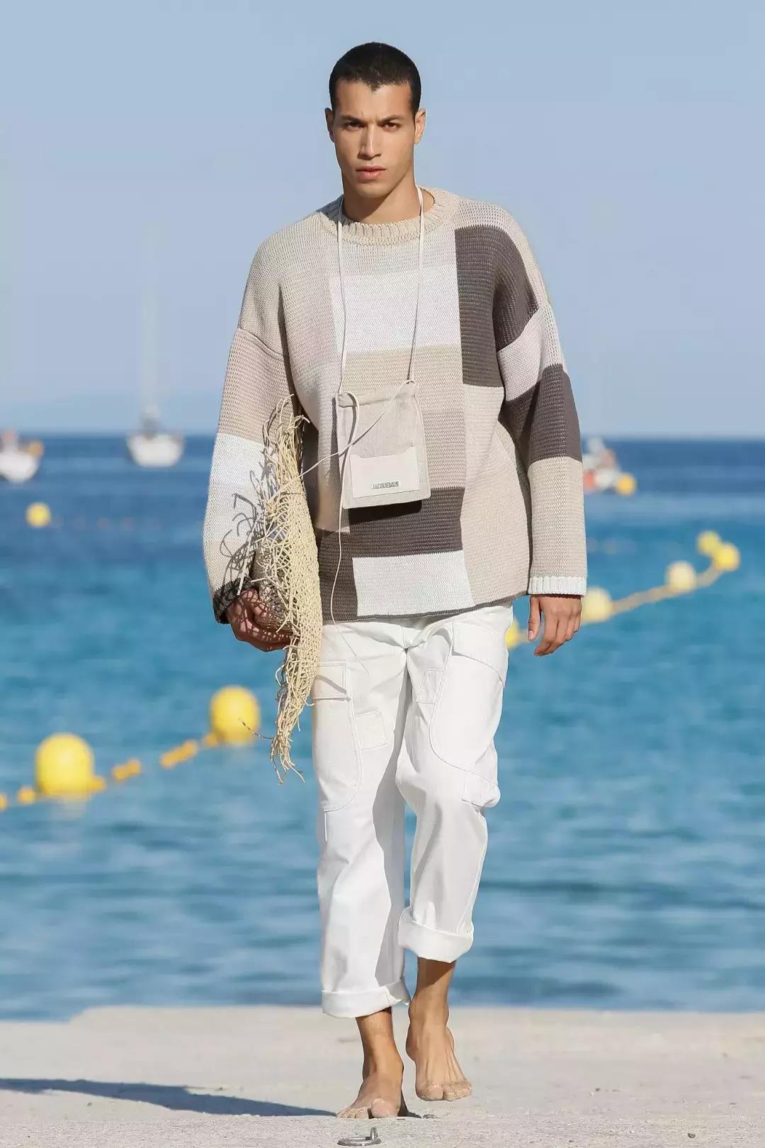 “誒，把你做的男装趋势笔记借我抄下”