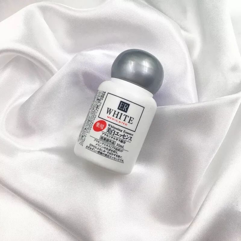 用了这七款美白精华，我终于白成了一道光~