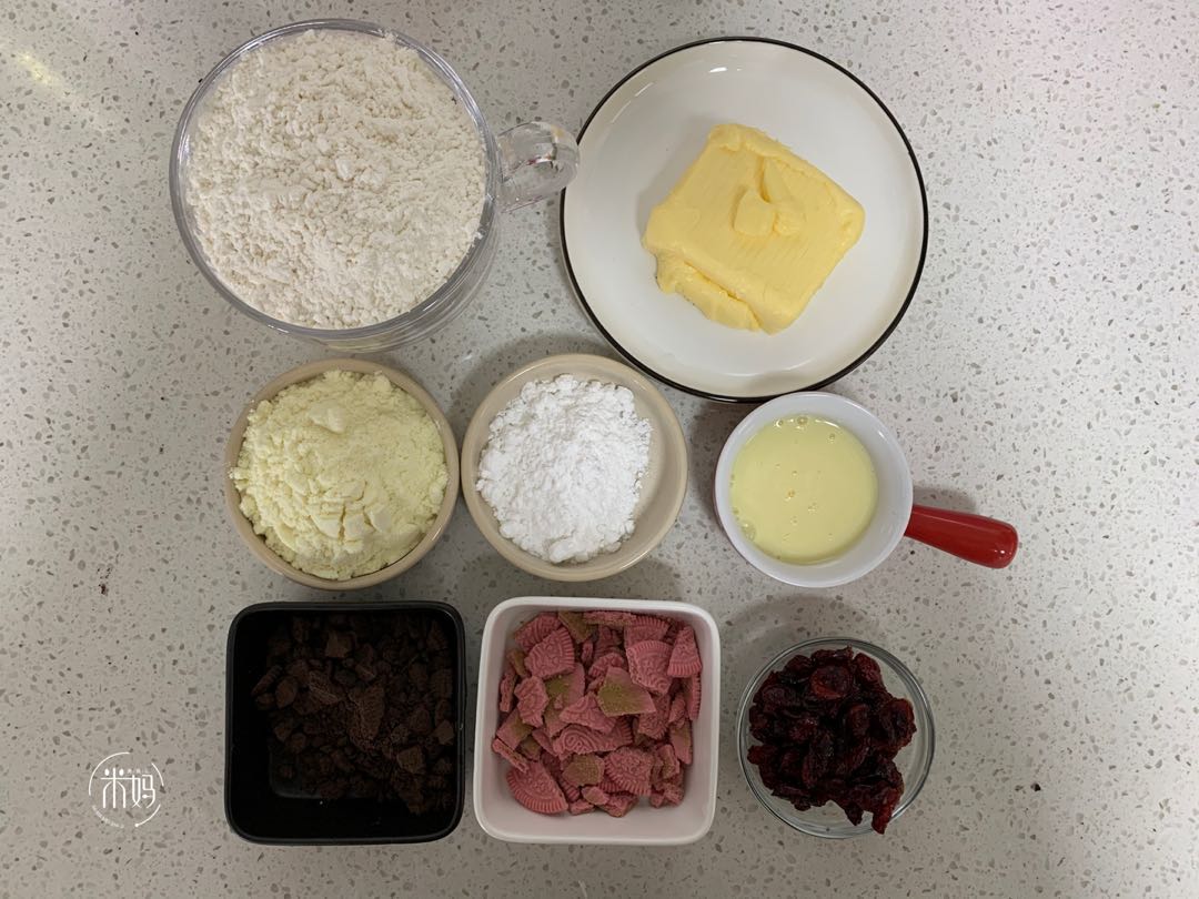 牛奶自制奶棒,用面粉和牛奶制作简单的食物