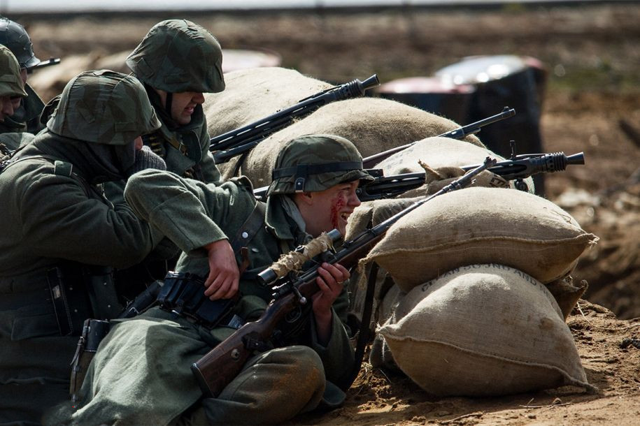 德军最后的救赎：杂牌德军护卫平民到覆灭，元首最后电报：它在哪