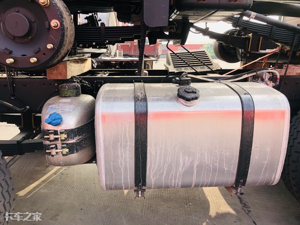 国六动力强劲车,国六解放j6p牵引车自重