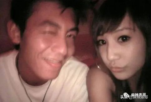 老公夜会嫩模转1万,小S却一个包背10年,这婚姻好不好她不知道?