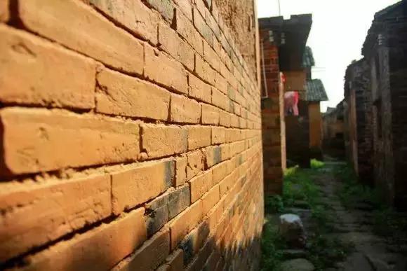 广东居然藏着一个神秘天坑,广东这座小镇藏着多少宝藏