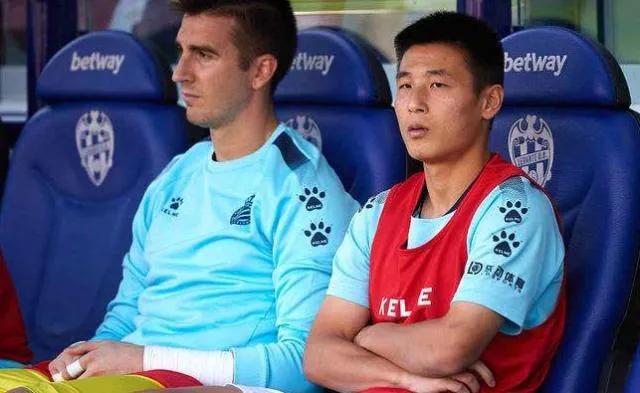 本泽马和谁交换了球衣,莫德里奇和本泽马欧国联交换球衣