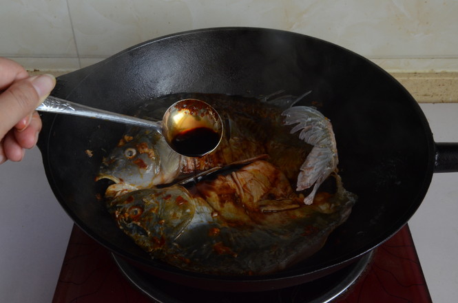 东北铁锅炖鱼正宗做法视频,东北铁锅炖鱼最正宗的做法