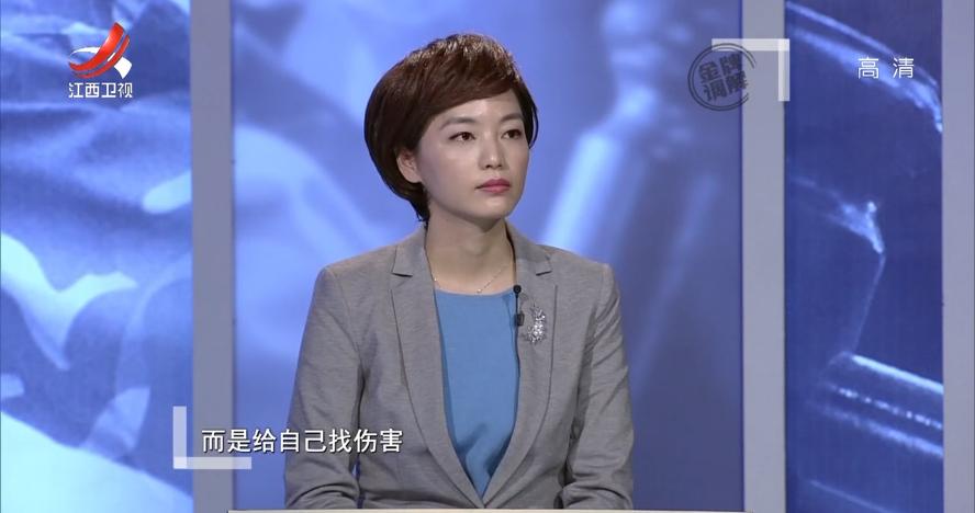 老婆忙着赚钱老公闲不住了,妻子赚钱丈夫却败家