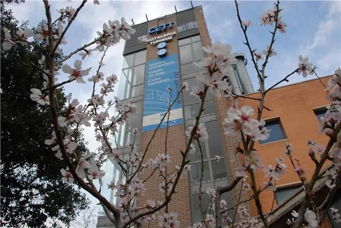 世界那么大我想去看看英文翻译,世界那么大我想去看看英语怎么说