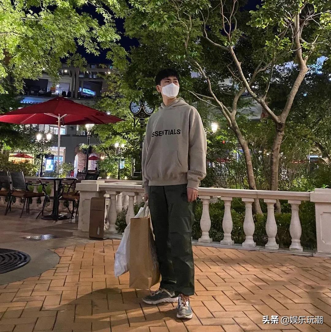 太瘦的男生适合怎么穿,太瘦的男生穿衬衫不好看