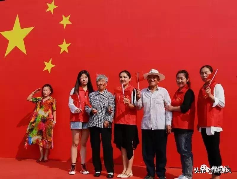 我与国旗同框为祖国祝福,我与国旗同框青春告白祖国素材