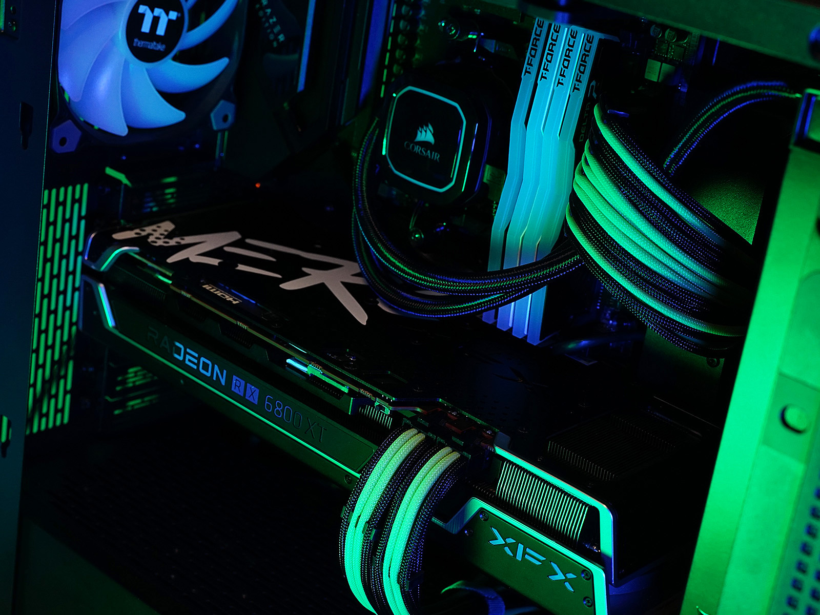 浼氳烦鑸炵殑妗屾父,浼氳烦鑸炵殑鎵嬫満妗岄潰