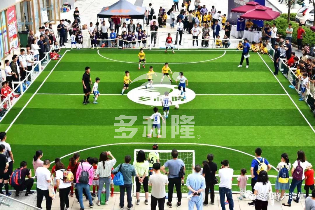 仿真塑料草坪对人体有危害吗,人造草坪塑胶跑道安全吗