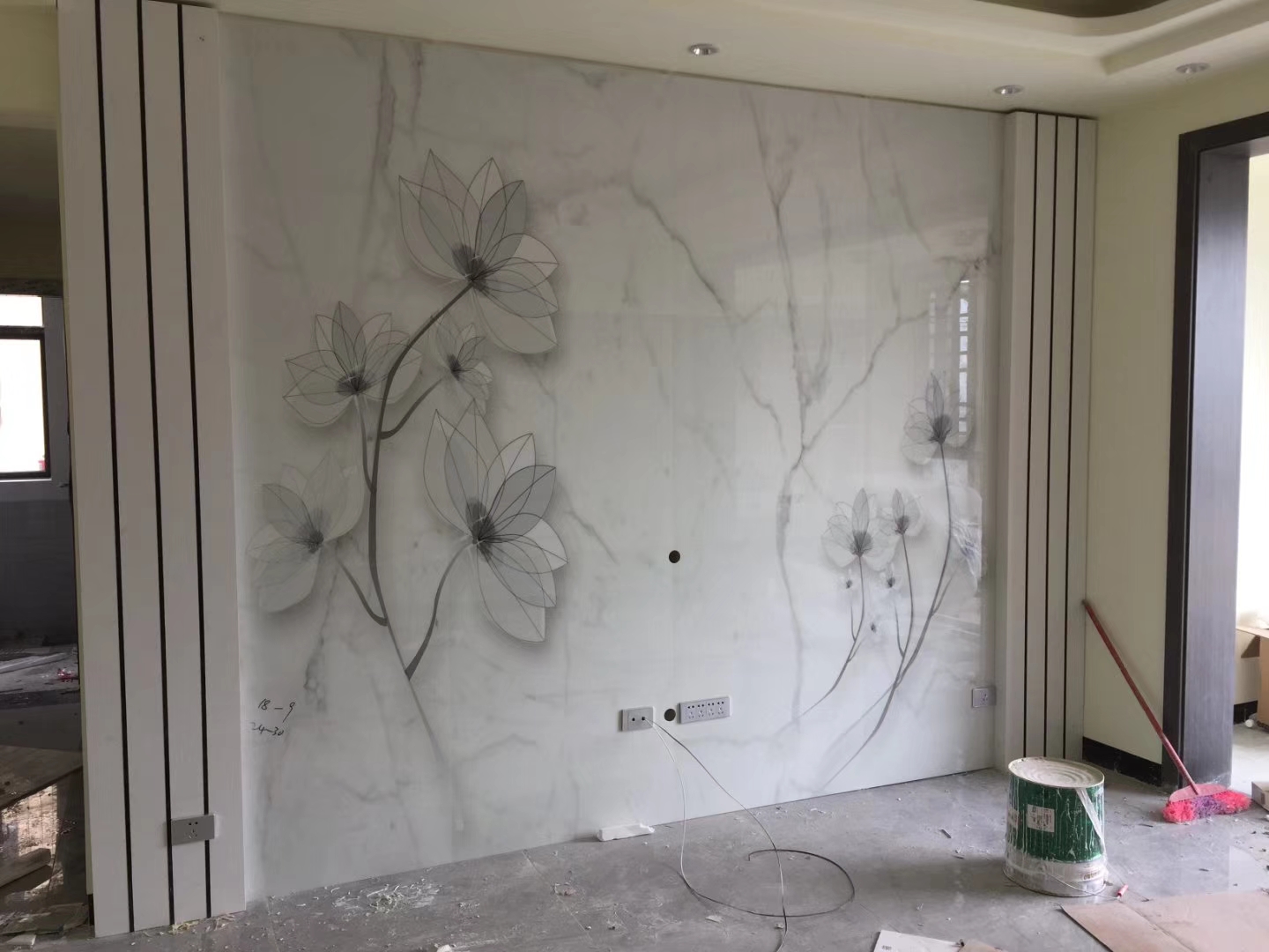 瓷砖和石材背景墙区别,瓷砖背景墙一般怎样装饰