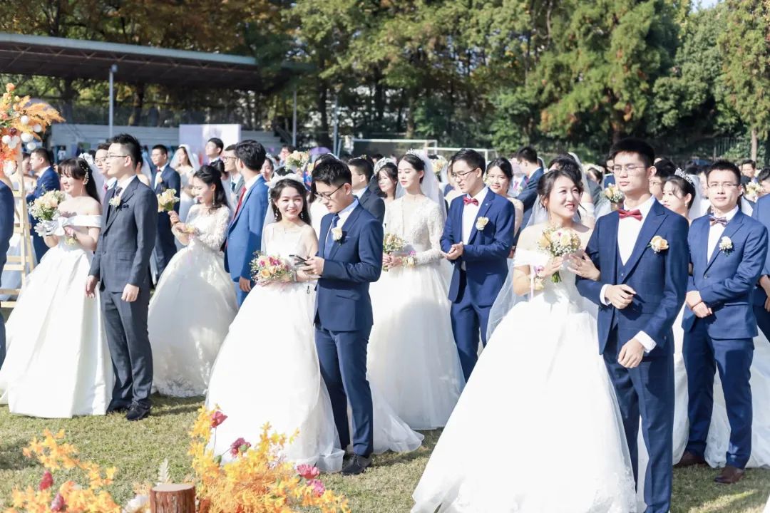 李兰娟致敬院士视频,致敬李兰娟院士的诗朗诵