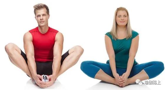 练瑜伽膝盖肿了怎么办,瑜伽束角式一侧膝盖高