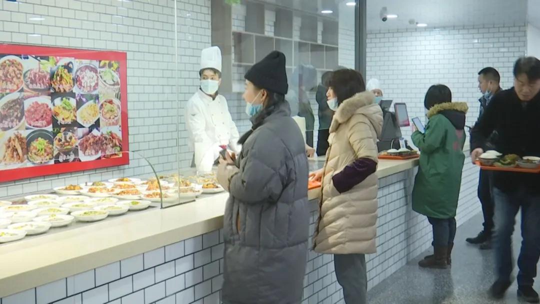 在这个足足2万平的奇妙海鲜“商场”，我找到了赚钱的动力