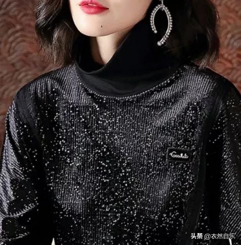 欧版小衫配什么内搭,配白裤子遮肚子小衫时髦又洋气