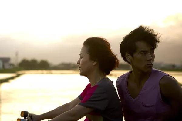 彭于晏在翻滚吧阿信中学会了什么,翻滚吧阿信彭于晏训练被摩托车追