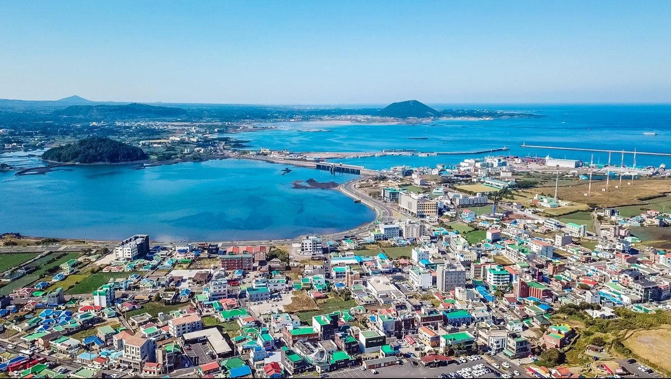 韩国明星来到中国安检,出境安检员