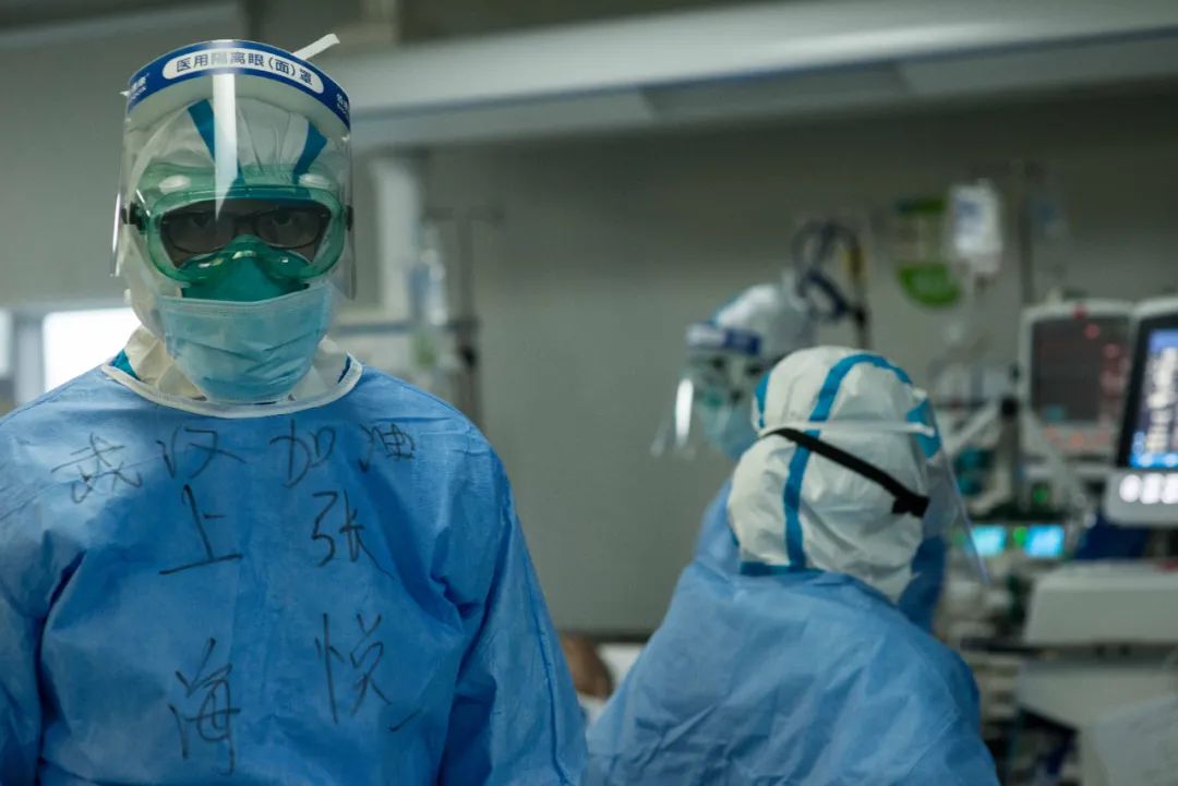 球迷故事|封城后的逆行者，他为武汉守望光明