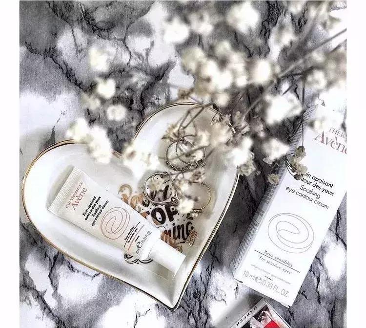 眼下纹怎么不卡粉,眼下有两道纹显老