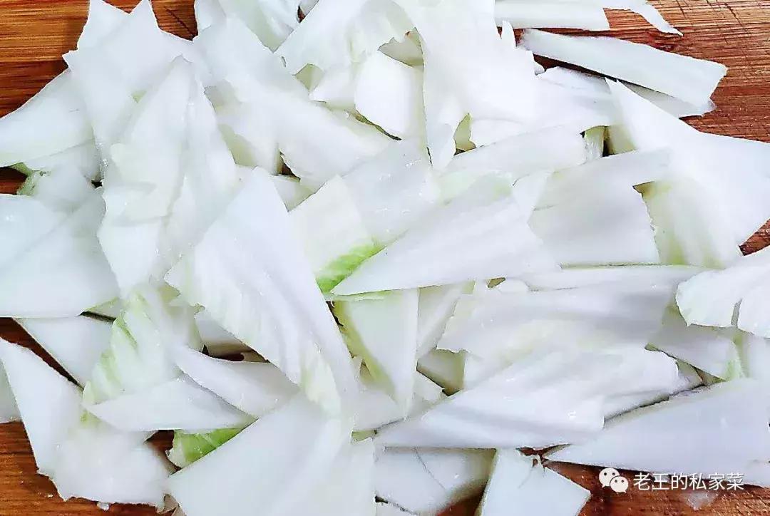 白菜炒羊肉片好吃又嫩,羊肉片炒辣白菜