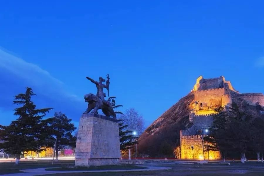 世人喝法国波尔多，法国人却喝斯大林故乡的酒