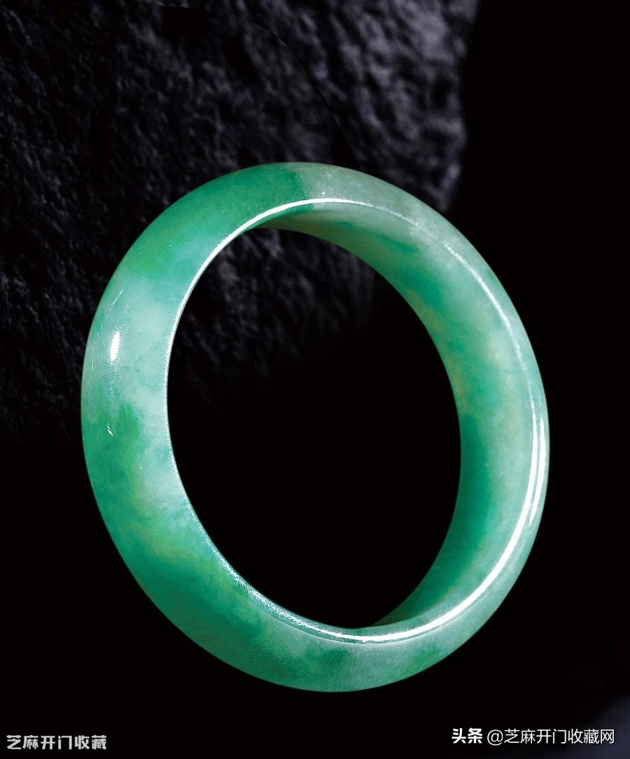 翡翠鉴别真假紫光灯,如何鉴别翡翠的真假呢