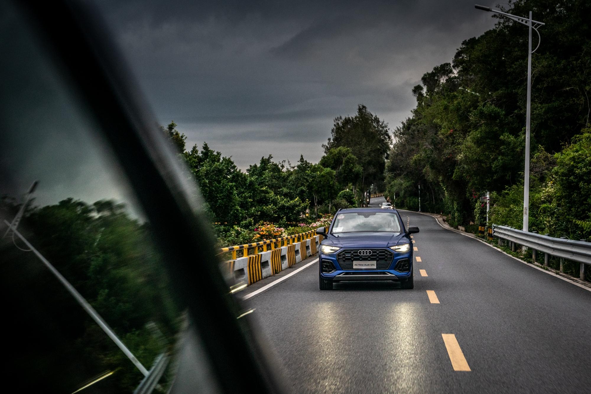 2020款奥迪q5lquattro山地测评,新款奥迪q5l场地试驾