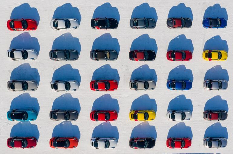 保时捷911turbos漂移,保时捷panamera雪地模式怎么开