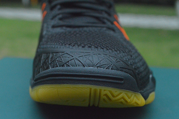 亚瑟士刀锋6代测评,亚瑟士刀锋7羽毛球鞋测评